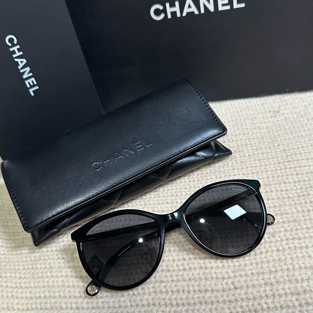 Chanel Polarized Sunglasses (Style: Pantos)
